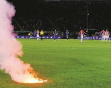 Copertina di A Roma le mazze, a Milano i petardi