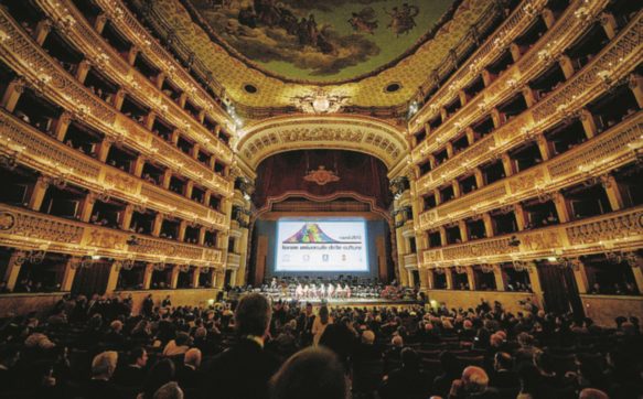 Copertina di Napoli, Forum delle Culture per pochi intimi