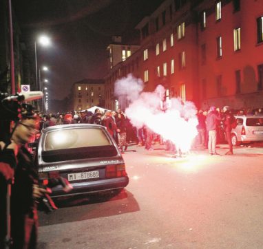 Copertina di Gli sgomberi infiammano Milano