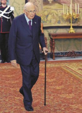 Il cambio al Colle fa paura: Renzi vuol rinviare le urne