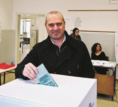 A casa più di uno su due ma Bonaccini è al sicuro