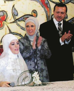 Copertina di Erdogan e l’equivalenza femminile all’islamica