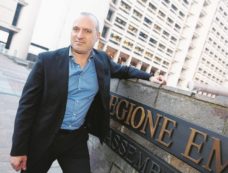 Copertina di Il problema è che c’è chi si ostina a votare