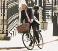 Copertina di Dare del “fottuto plebeo” costa la carriera