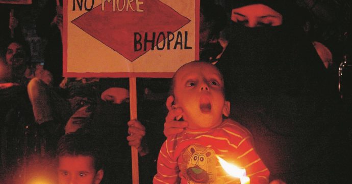 Copertina di Bhopal, l’arma letale  ora è un bicchiere d’acqua