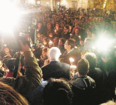 Copertina di In paese “chi deve capire capisce”. E solo gli stranieri parlano chiaro