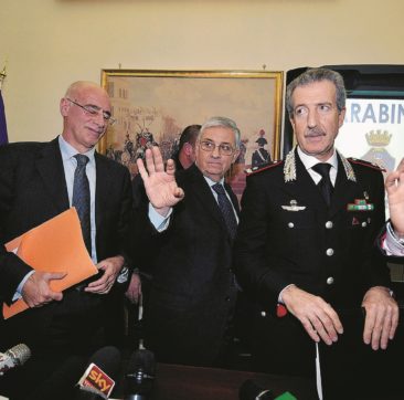 Copertina di Come funziona la Mafia Capitale. Il capo Carminati e i politici