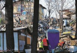 Copertina di “La droga? Meglio i rom e gli stranieri”