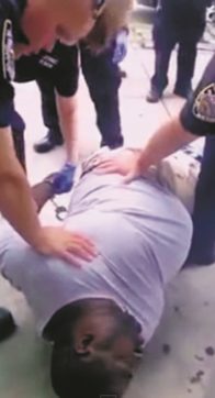 “Non respiro”, l’urlo di rabbia dei neri Usa