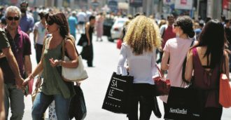 Copertina di Per il Censis l’Italia è un Paese di sonnambuli: una pandemia che affligge tutto l’Occidente