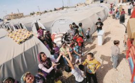 Copertina di Profughi “a dieta”, i soldi sono finiti