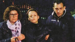 Copertina di Loris, un buco di sei minuti copre d’ombra la madre