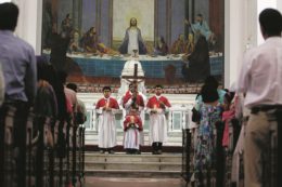 Copertina di L’ascesa indù e le chiese bruciate a New Delhi