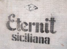 Copertina di L’Amianto sommerso: bomba a orologeria che minaccia la Sicilia