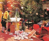 Copertina di Babbo Natale abita tra droga e prostitute