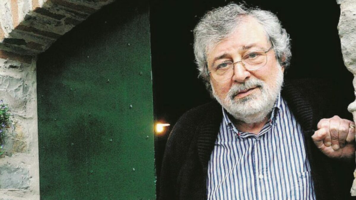 Francesco Guccini morto, la Rai dedica al cantautore speciali in radio e in televisione: film, interviste e musica