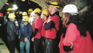 Copertina di Si barricarono  per difendere il posto,  indagate le minatrici