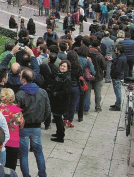 Copertina di Giornalisti in fila:  il corso vale  ben otto crediti