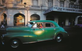 Copertina di Embargo e muerte mezzo secolo  di orgoglio e povertà