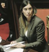 Copertina di La ministra Boschi parla come B. e Capezzone