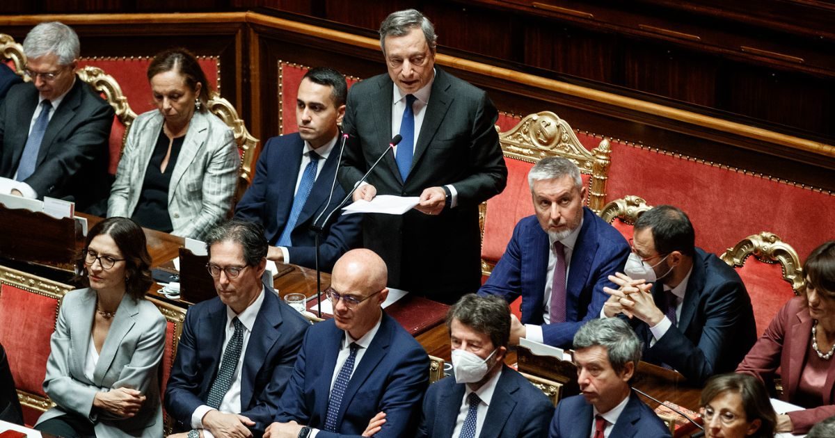 Draghi, l’agenda su cui chiede la fiducia ai partiti: accenni a reddito e salario minimo. “Superbonus? Ridurre la generosità”. E continuare ad armare Kiev