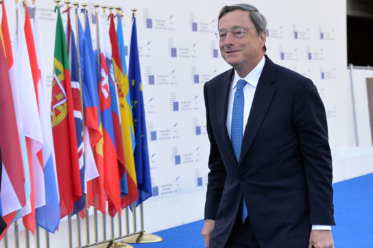 Copertina di Bce, Il bazooka  di Draghi spara:  23 miliardi alle nostre banche