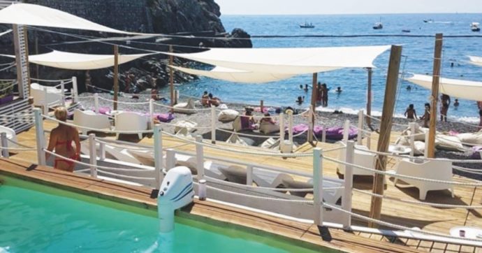 Copertina di La Spa su spiaggia comunale e lo spot dell’hotel del sindaco