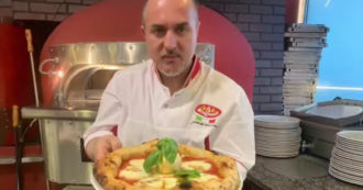 Copertina di Jesolo, pizza con l’oro a 99 euro da Robert: “Mangiarla fa sentire potenti”