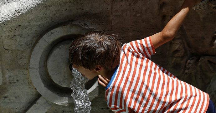 Caldo, a Roma una app gratuita segnala fontane e nasoni per bere acqua potabile fresca
