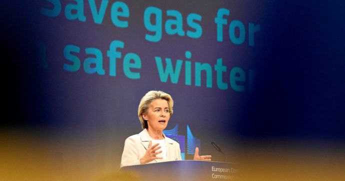Gas, il piano Ue ‘per salvare l’inverno’: taglio dei consumi del 15%. Ma Madrid frena: ‘Non c’è stato dibattito’. Ecco perché penalizza l’Italia