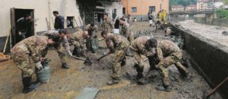 Copertina di Genova senza “protezione”