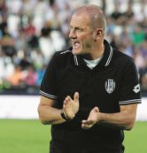 Copertina di Il pallone, specchio dell’Italia: pagano le piccole, come gli operai