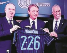 Copertina di Mr Mancio e gli assegni sospetti