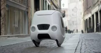 Copertina di Ecco Yape il robot fattorino, al via a Milano la sperimentazione: consegnerà pacchi fino a 10 kg