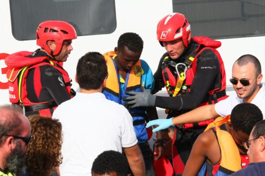 Copertina di Mare Nostrum ne salva più di Triton