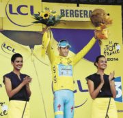 Copertina di Tour, la Bastiglia è caduta nelle mani di nibali