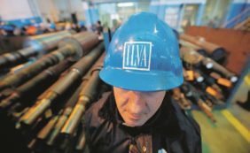 Copertina di La giravolta di Renzi: lo Stato ricompra l’Ilva