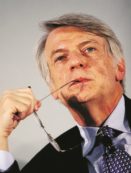 Copertina di Corriere, De Bortoli si congeda. Ma l’addio  non è ancora sicuro