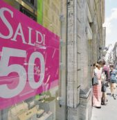 Copertina di Quando iniziano i saldi estivi? Ecco il calendario con le date regione per regione