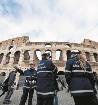 Copertina di L’ultima multa per Marino  I vigili: disertiamo Roma-Lazio