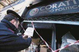 Copertina di Attentato al Dem indagato con Carminati
