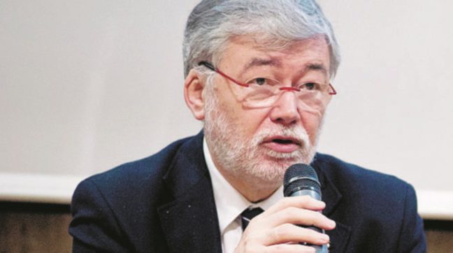 Primarie inquinate, lo storico di destra firma per la renziana