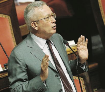 Frode fiscale, la prima salva B. nel 2011