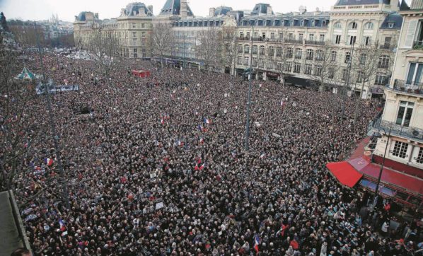 La  Francia plurale tra lutto e orgoglio