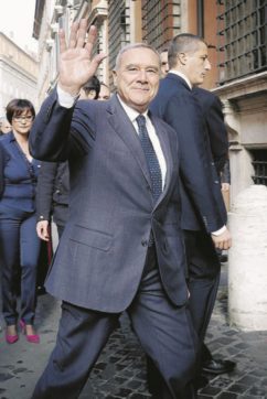 Grasso si tira fuori,  ma un po’ ci prova