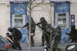 Copertina di Gli integralisti  bussano alle porte dell’Italia