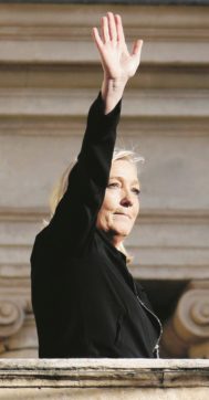 Copertina di Le Pen uccide l’Unione:  “Subito la pena di morte e aboliamo Schengen”