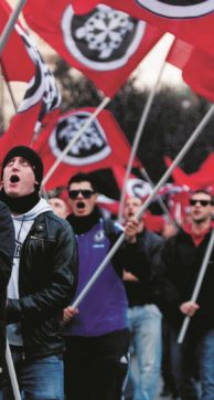 Copertina di Sprangati dai fascisti, “Il tifo non c’entra, è guerriglia politica”