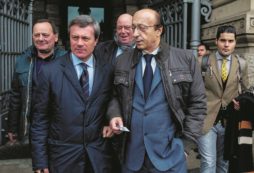 Copertina di Moggi, prescrizione servita