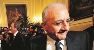 Copertina di Salerno, anno giudiziario: il giudice cancella De Luca